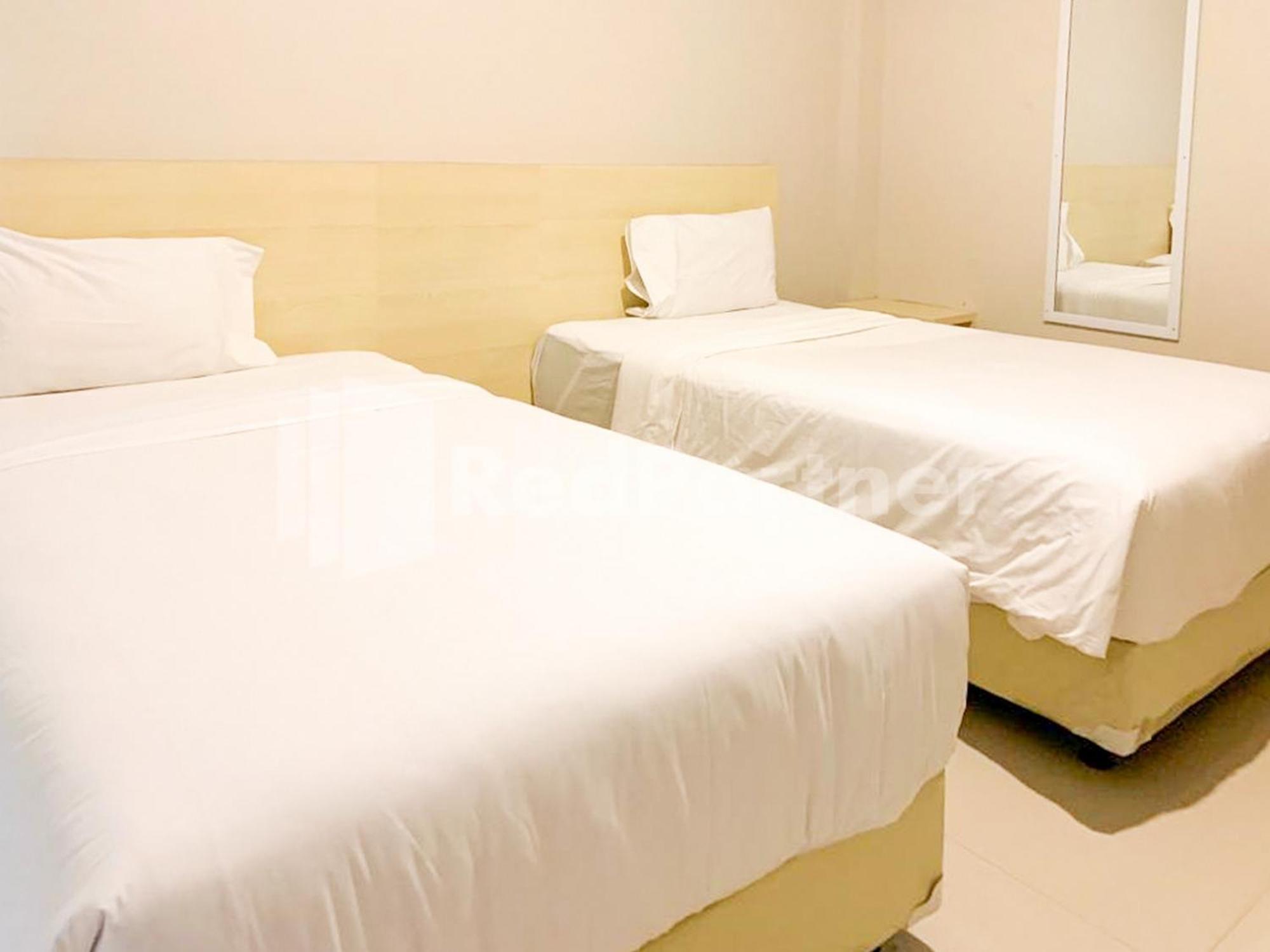 Hotel Andono Near Yia Mitra Reddoorz Temon Exterior foto